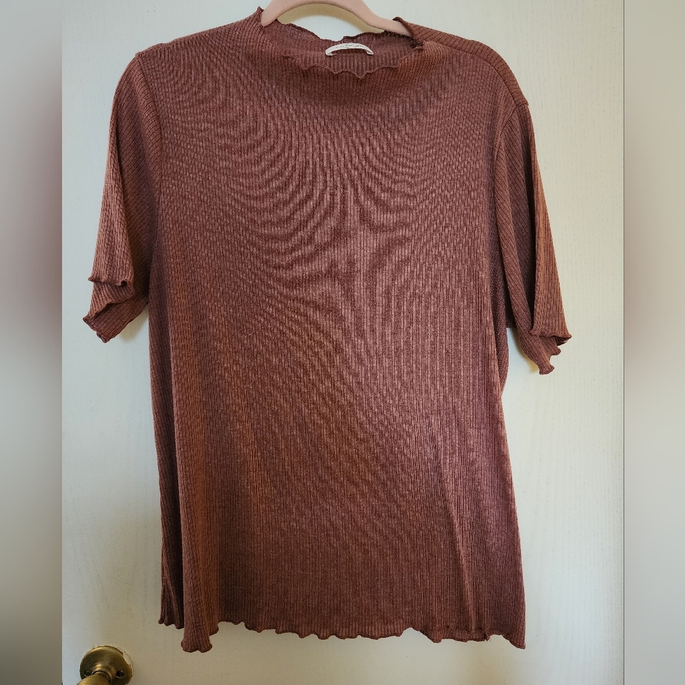 Pink Ruffle Mock Neck Top 2X - Picture 4 of 5